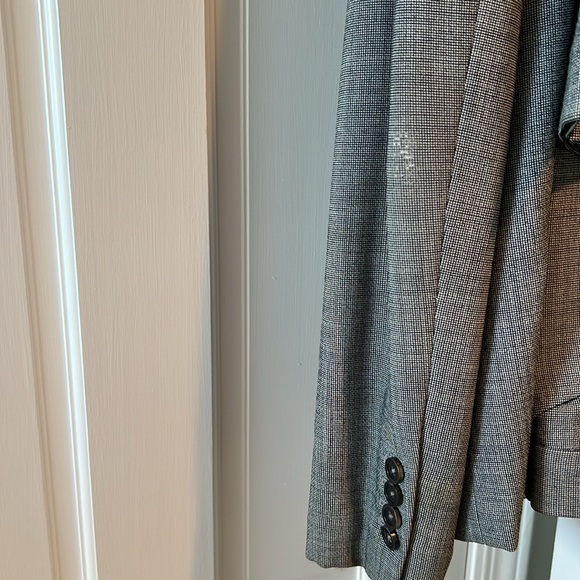 Tahari tweed pant suit size 14. - Picture 9 of 9